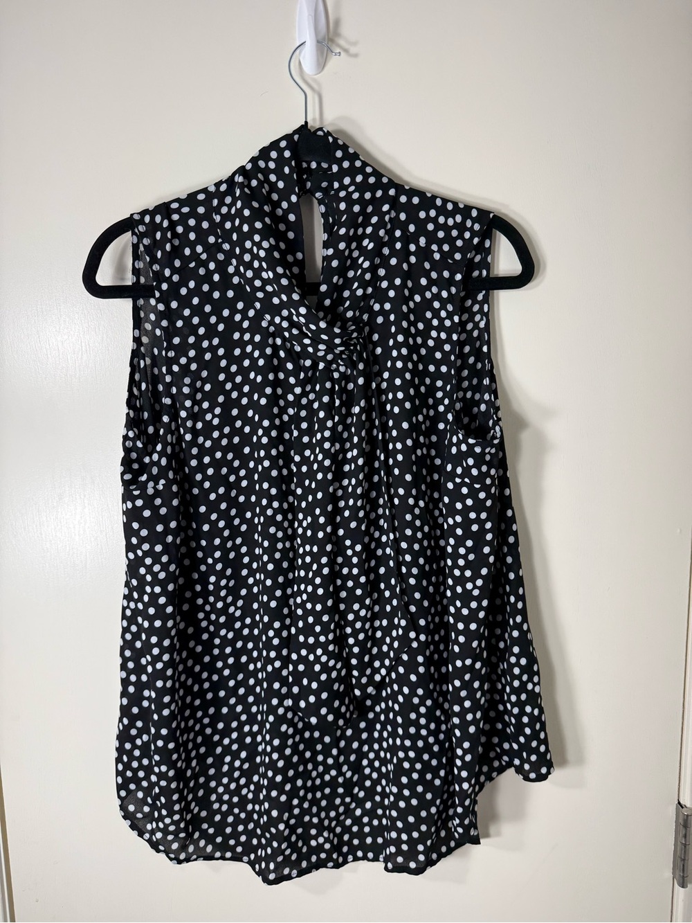 torrid Black and White Polka Dot Sleeveless Blouse Plus Size 00